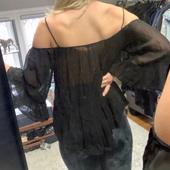 Off the shoulder flowy top - Picture 7 of 7
